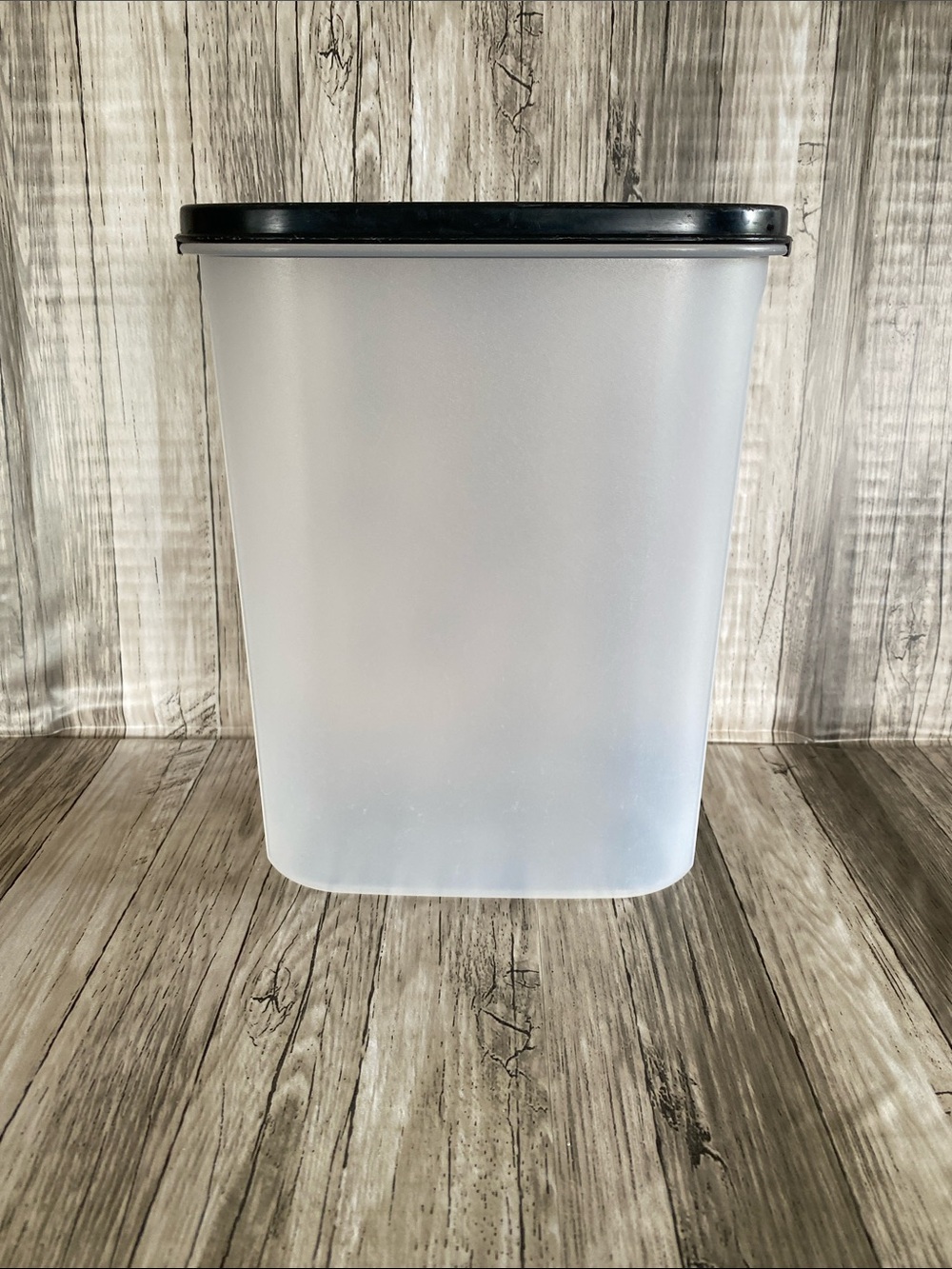 Tupperware Modular Mates Oval 4 | Food Storage Container 9.75-cup / 2.3 Liters